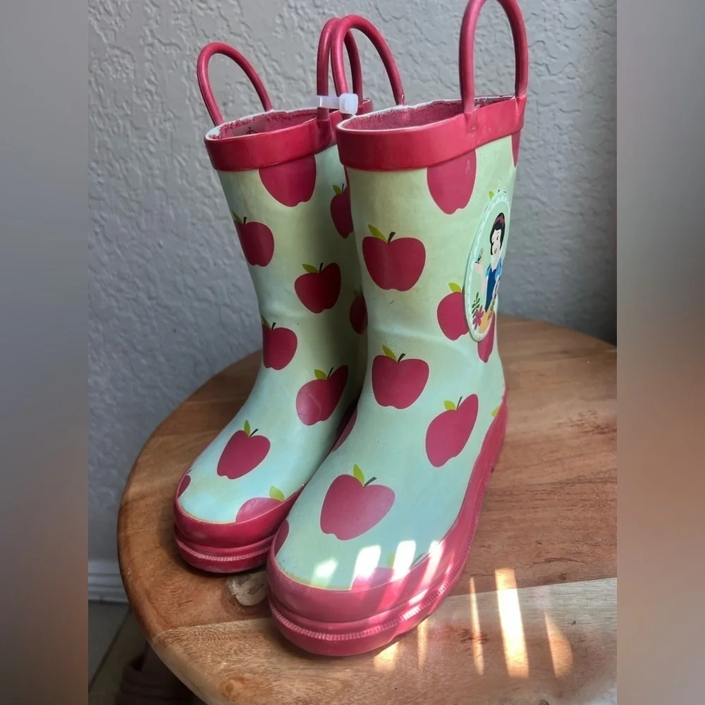 Snow White rain boots size 11